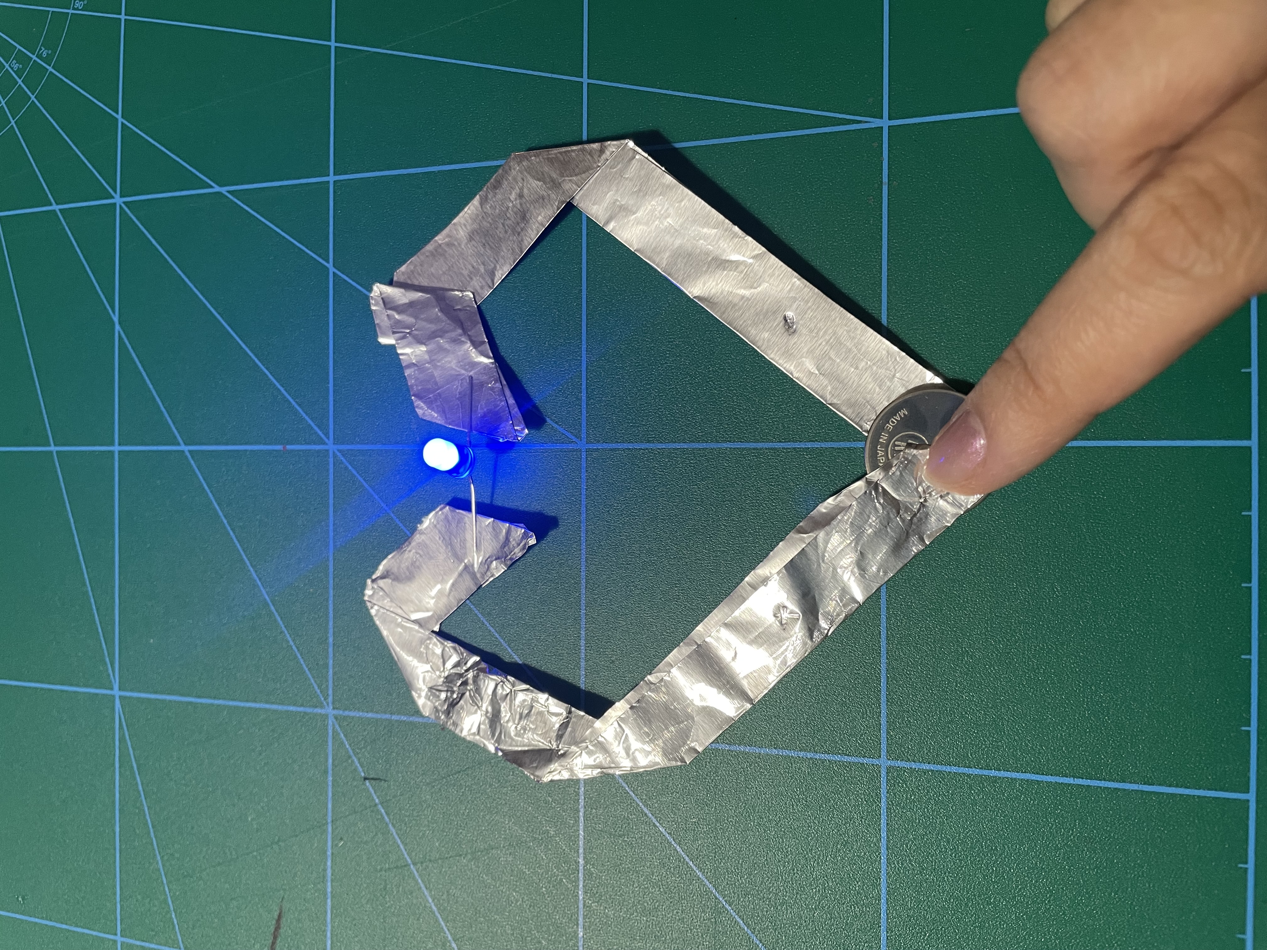 This is the aluminium heart circuit lit up.